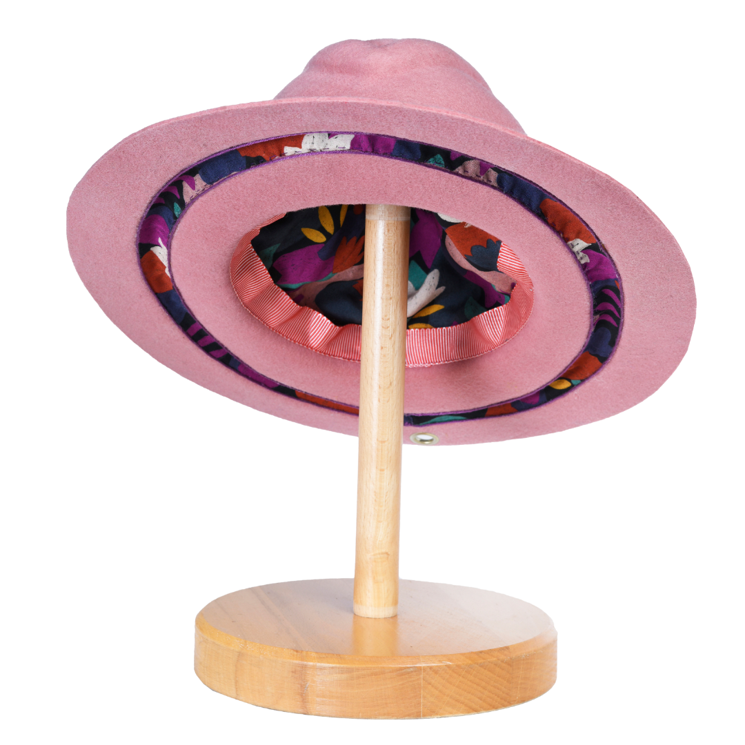 chapeau haut de gamme rose